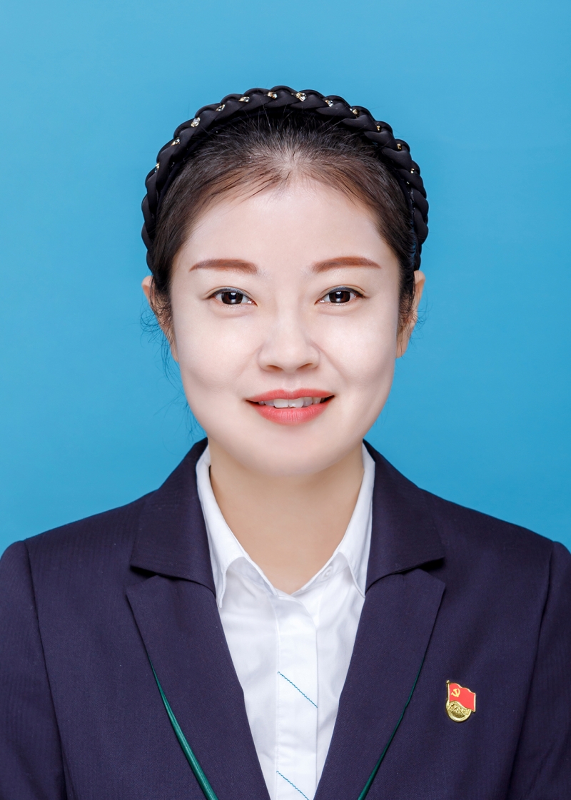何丽娜.jpg